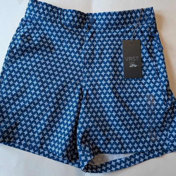 VRST Other - VRST Resort Short 6" NWT Mens Small